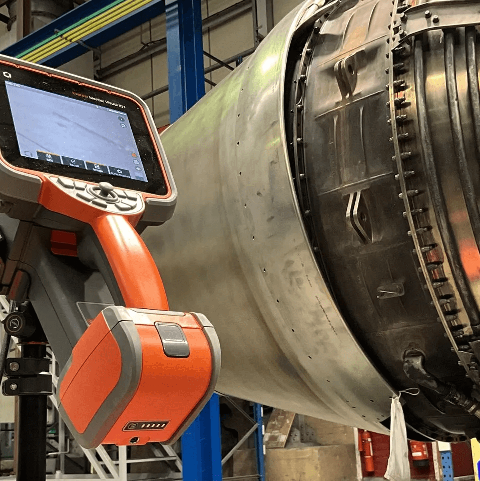使用 AI 视频内窥镜对航空发动机进行自动无损检测，提升缺陷识别与检测效率