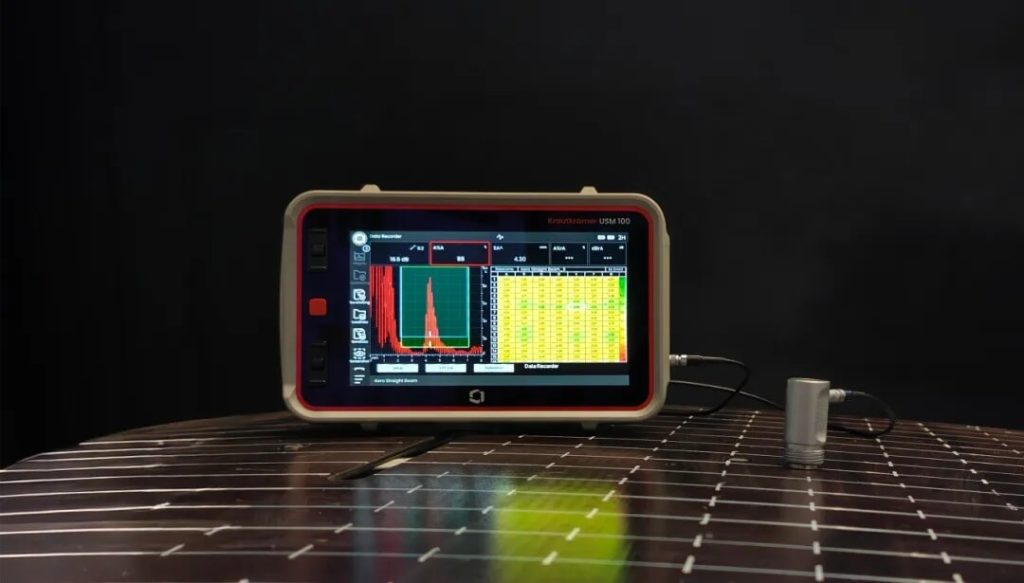 Krautkrämer USM100 便携式超声波检测设备，航空航天无损检测应用界面展示，适用于飞机结构检测与质量控制